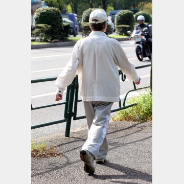 健康な歩行（写真はイメージ）／（Ｃ）日刊ゲンダイ