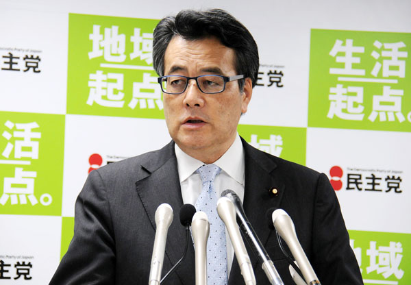 民主党の岡田代表は５月に３度目手術の予定
