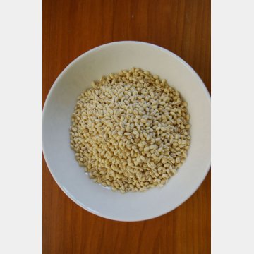 福井県の六条大麦のご飯