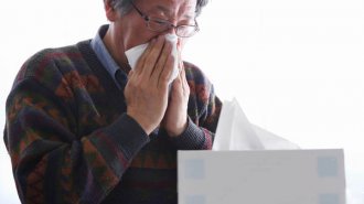 詰め物はＮＧ「止まらない鼻血」の対処法 重大病の危険も