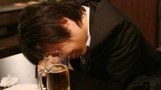短時間の過度な飲酒で外傷リスクが25倍に増える