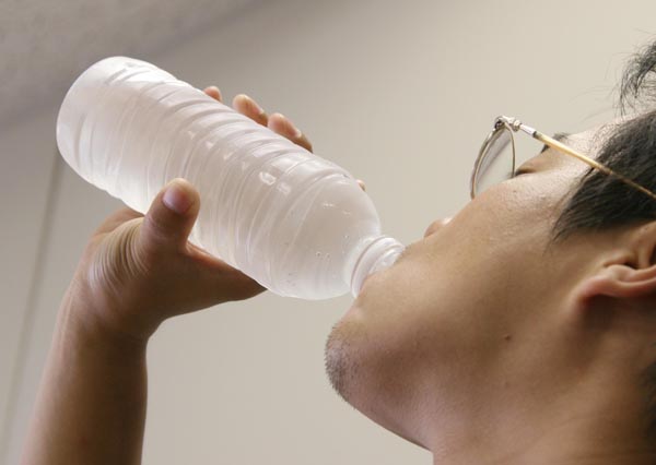 水をたくさん飲むと腎臓に良い は本当なのか 日刊ゲンダイヘルスケア