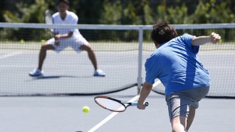 米有名病院が報告 テニスやバドミントンを楽しむ人は長寿