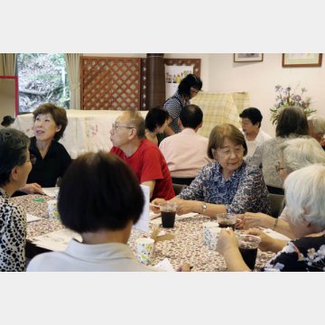 ６月に京都府宇治市の教会で開かれた「認知症カフェ」