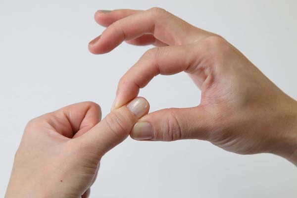 爪もみする際、親指は肺などの呼吸器に効果あり