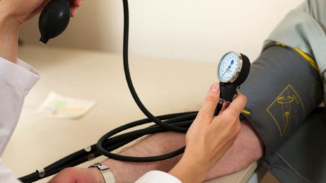 高血圧は新型コロナ重症化リスク増 現地中国人医師が警告