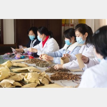 コロナ用の漢方薬をつくる中国の施設