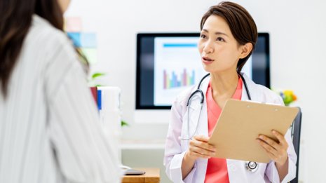 日本の女性医師の社会的地位は男性医師より低いのか