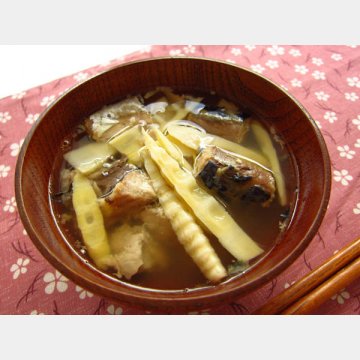 根曲がり竹とサバ缶の味噌汁
