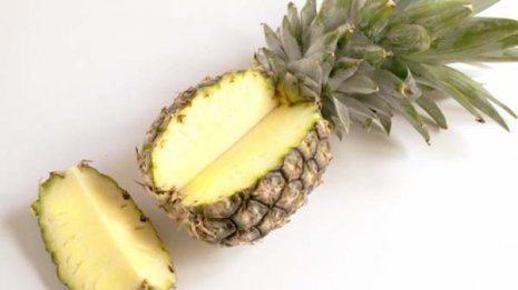 王の果実パイナップルは食前に取ると消化器系障害に効果あり