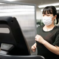 マスクを着用しながらの運動は安全なのか 米国で論文報告