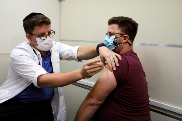 イスラエルではブースター接種が始まっている