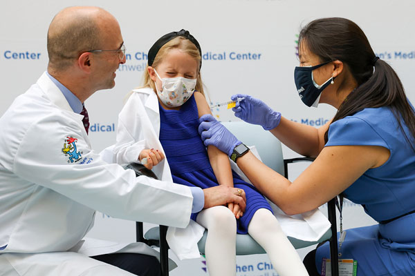 米国では先駆けて5～11歳の子どもたちの接種をおこなった（11月、ニューヨーク）