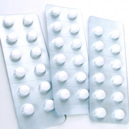アセトアミノフェン 安全性は高いが使い過ぎると肝障害のリスク