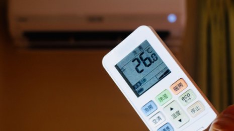 熱中症も怖い…冷房下のエアロゾル対策はどうすればいいのか