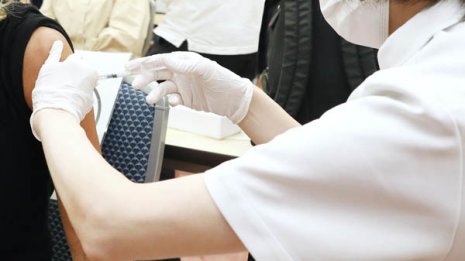 コロナワクチン副反応 厚労省が新たに111人の医療費・医療手当を認定