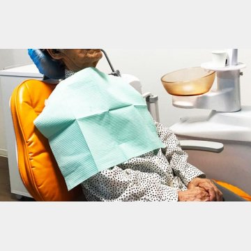 「骨粗しょう症」を抱えている人は歯科治療する際は注意が必要