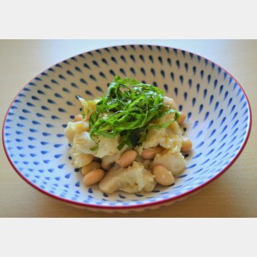 サトイモと大豆のサラダ（提供写真）