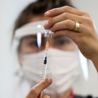 インフルエンザと新型コロナでは死亡リスクはどちらが高い？