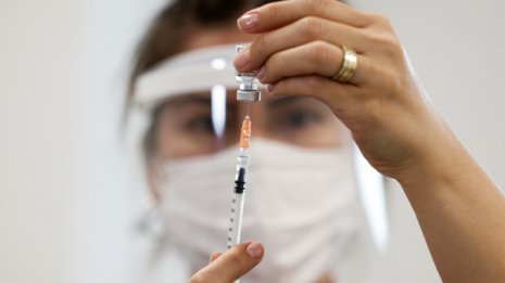 インフルエンザと新型コロナでは死亡リスクはどちらが高い？