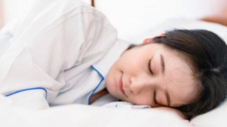 睡眠は時間より規則性が大事…睡眠専門誌で6万人の調査報告 総死亡リスクが20～48%低下