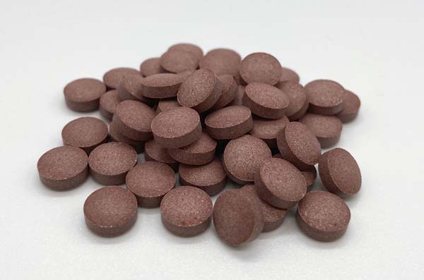 小林製薬が製造販売したサプリメント「紅麹コレステヘルプ」（提供写真）
